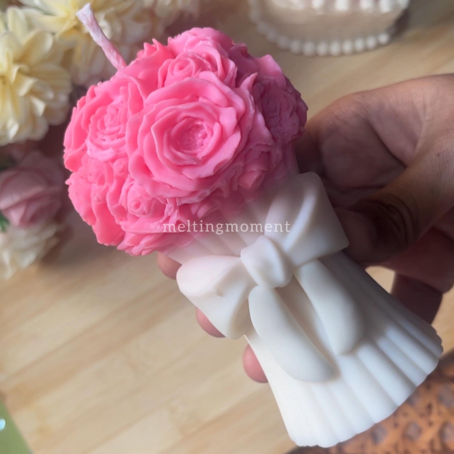 Rose bouquet candle