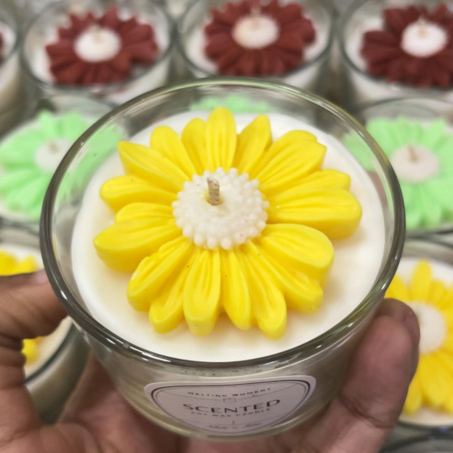 Serene Daisy candle