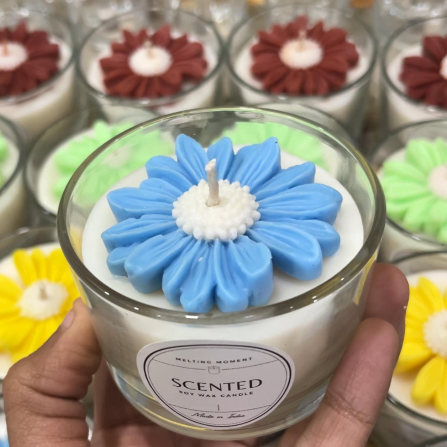 Serene Daisy candle
