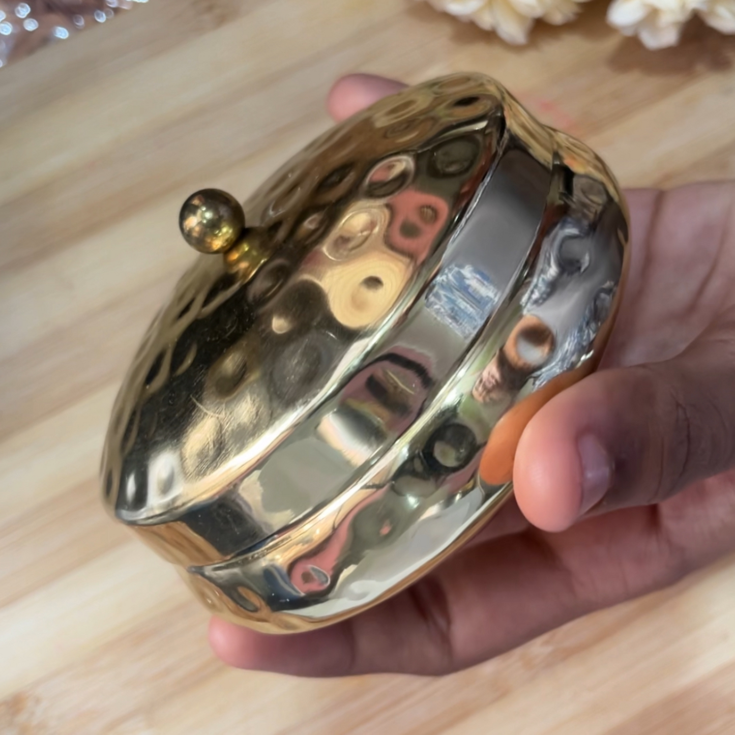 Golden Urli candle