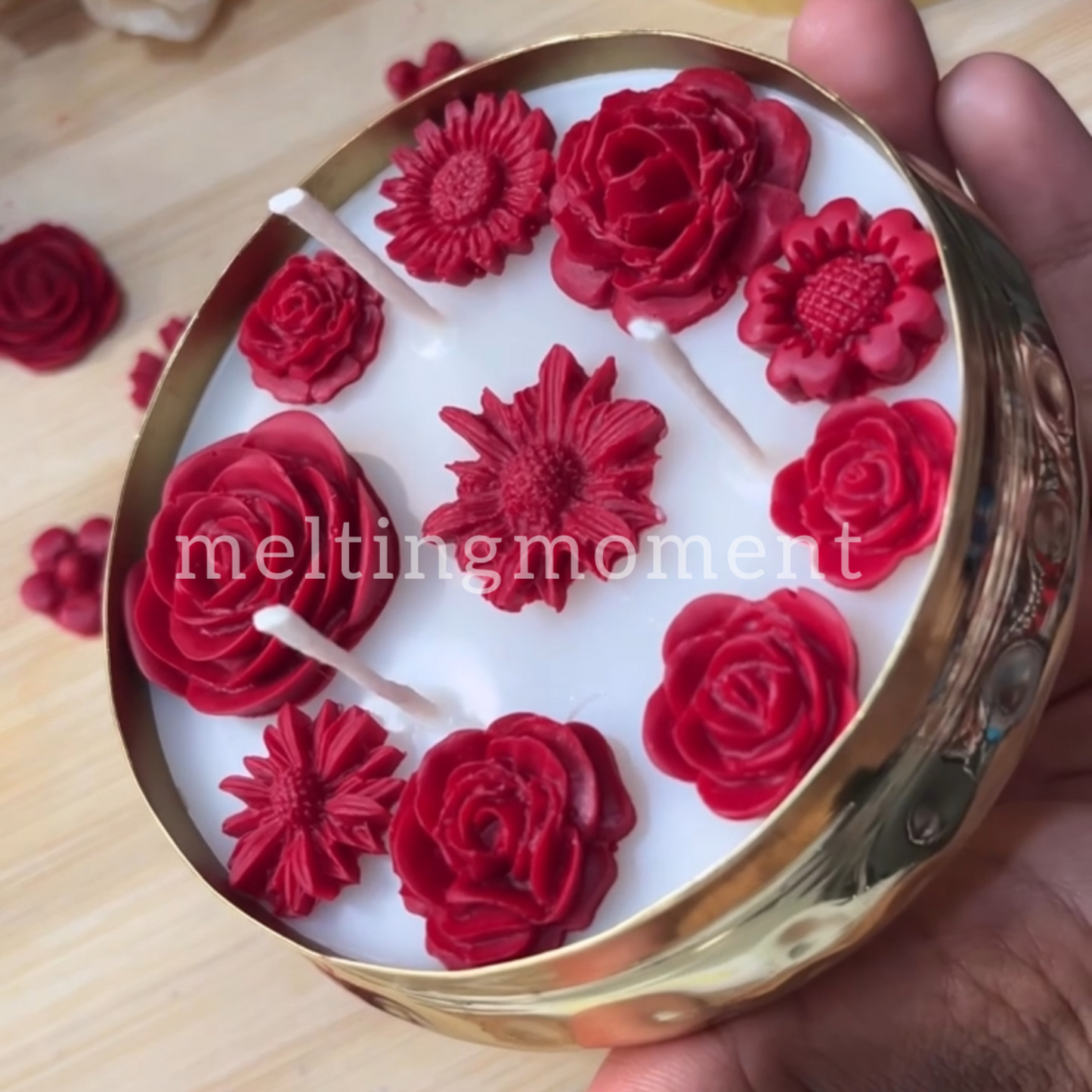 Golden Urli candle
